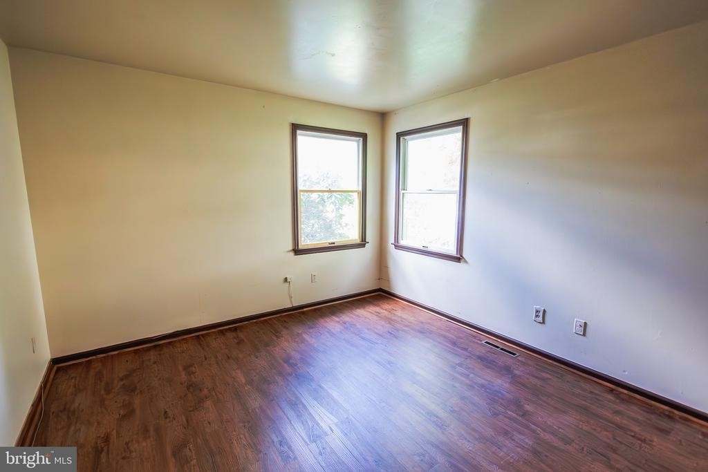 213 Laurel Avenue - Photo 10