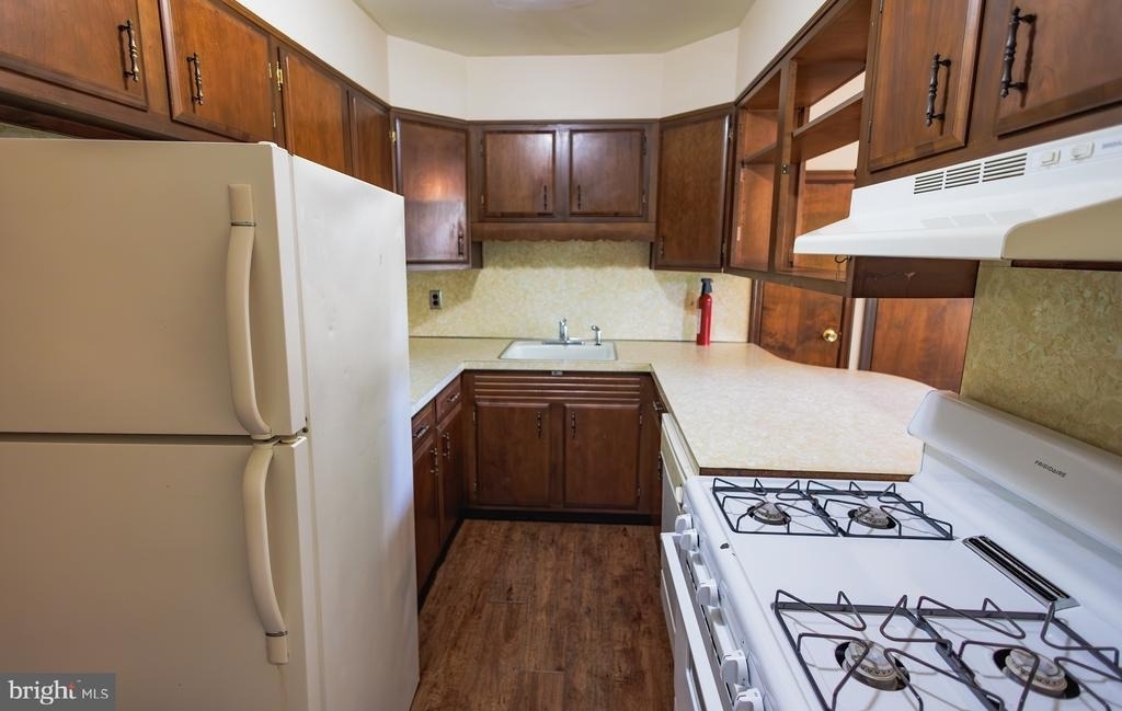 213 Laurel Avenue - Photo 6