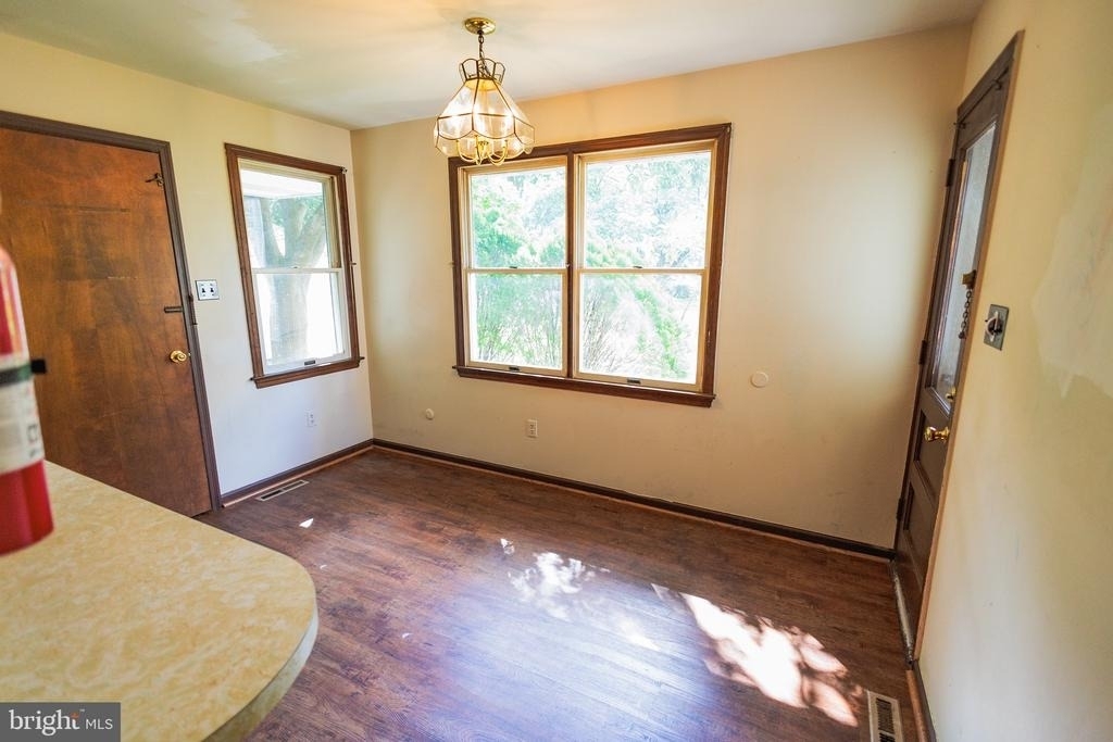 213 Laurel Avenue - Photo 4