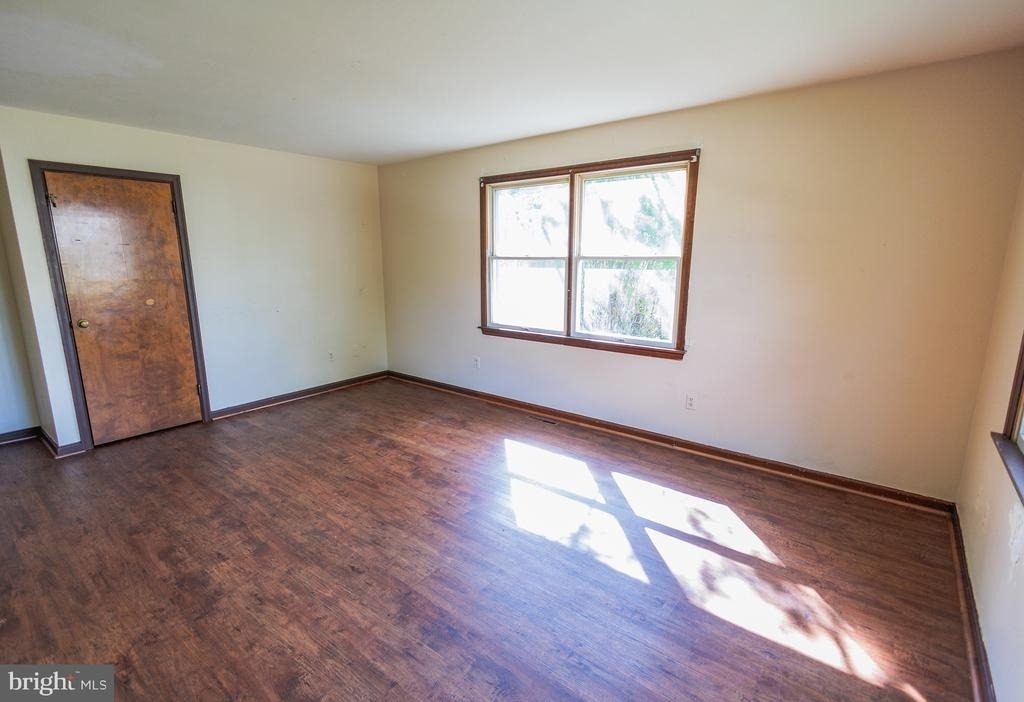 213 Laurel Avenue - Photo 8
