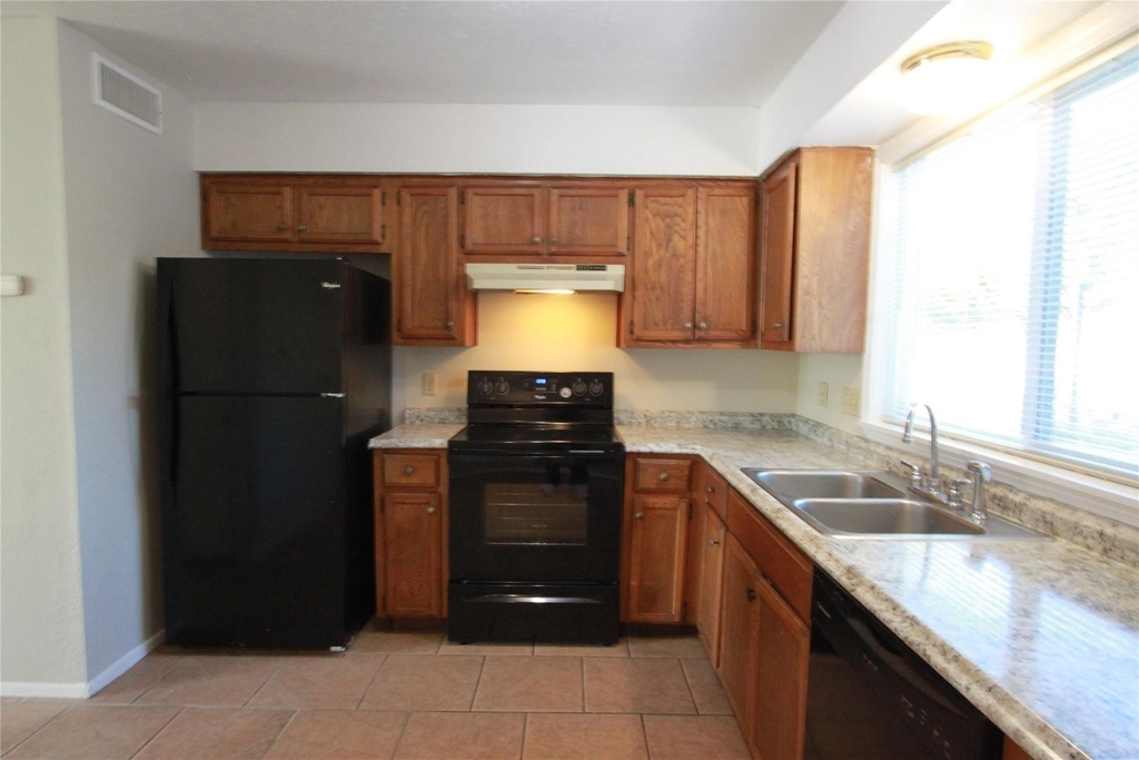 3904 Hudson Bend Rd - Photo 10