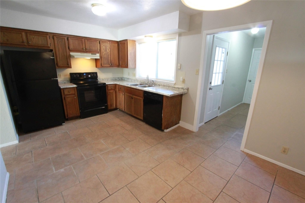 3904 Hudson Bend Rd - Photo 11
