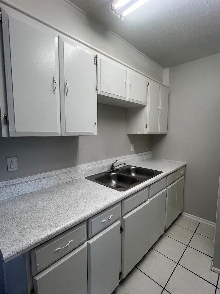 307 E 31st St - Photo 7