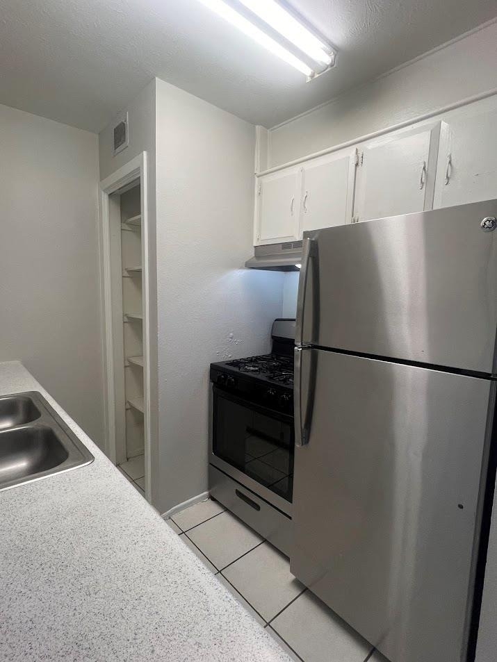 307 E 31st St - Photo 6