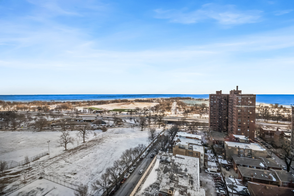 4343 N Clarendon Avenue - Photo 1