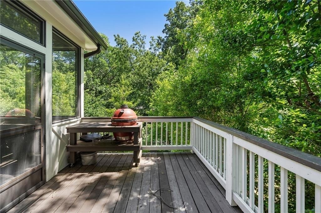 663 Yorkshire Road Ne - Photo 48