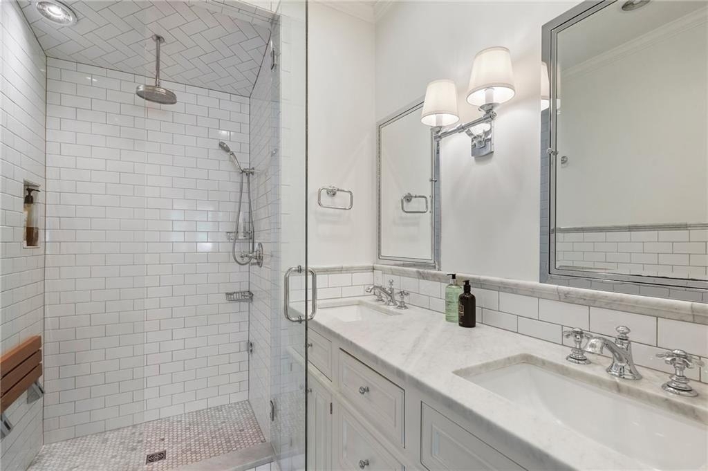 663 Yorkshire Road Ne - Photo 46