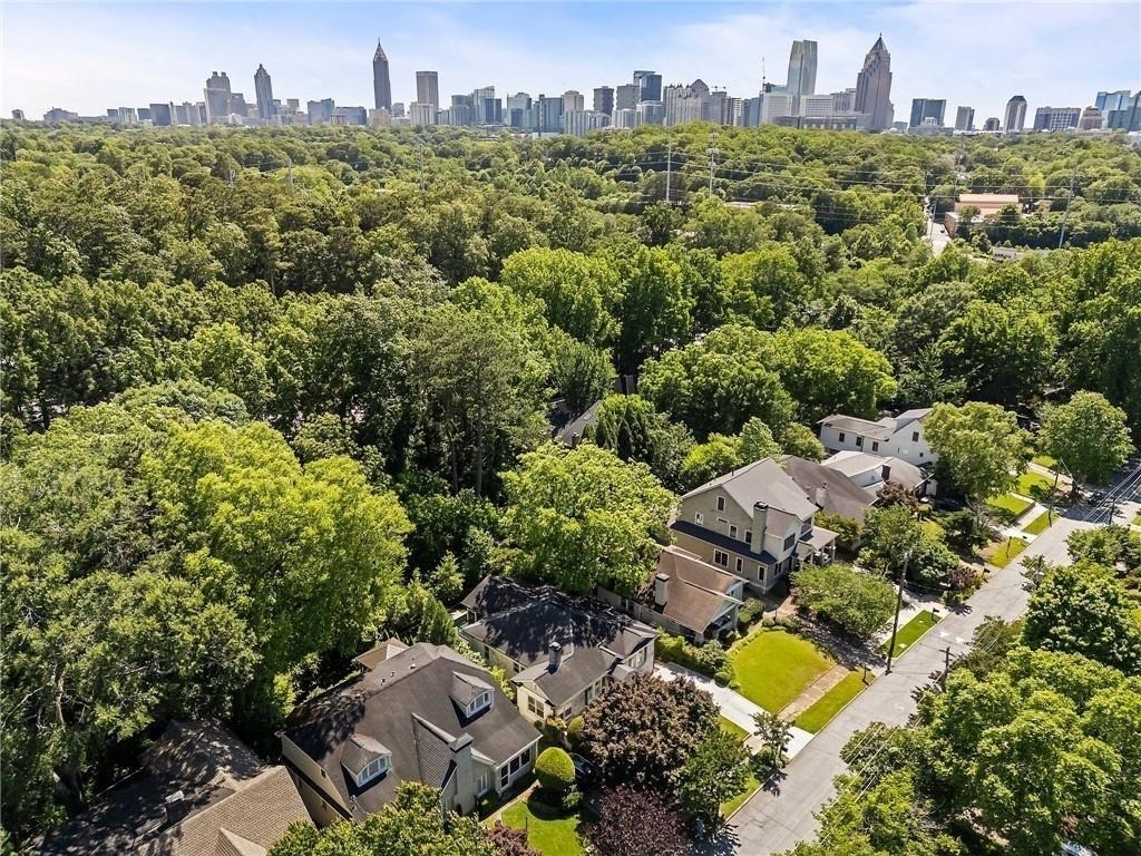663 Yorkshire Road Ne - Photo 5