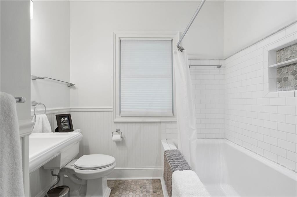 663 Yorkshire Road Ne - Photo 35