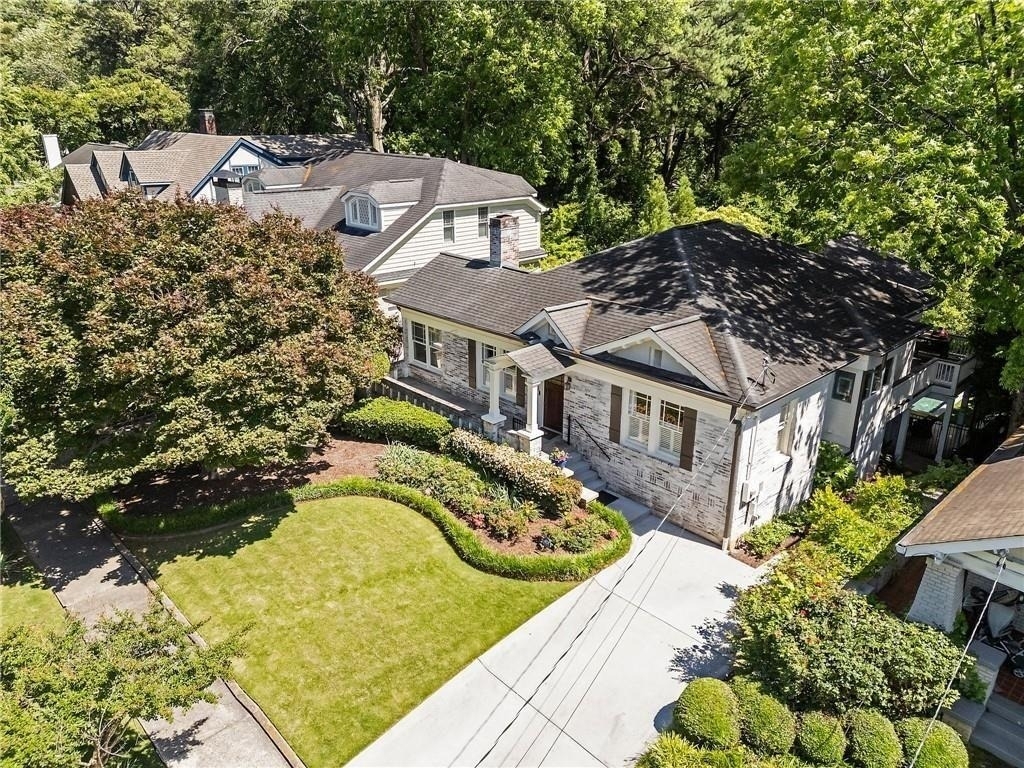 663 Yorkshire Road Ne - Photo 1