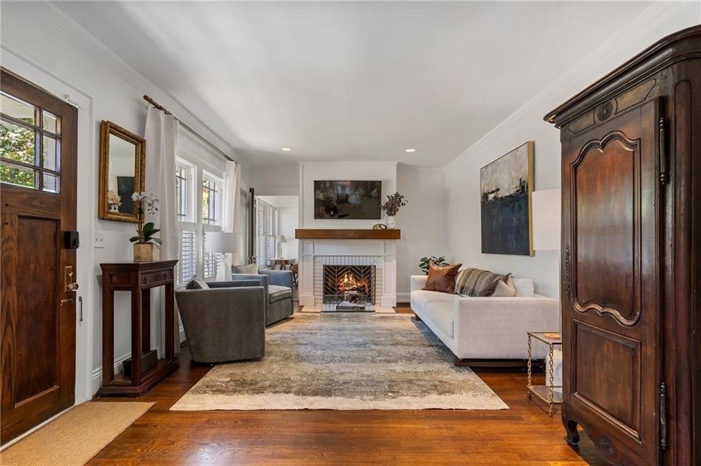 663 Yorkshire Road Ne - Photo 9