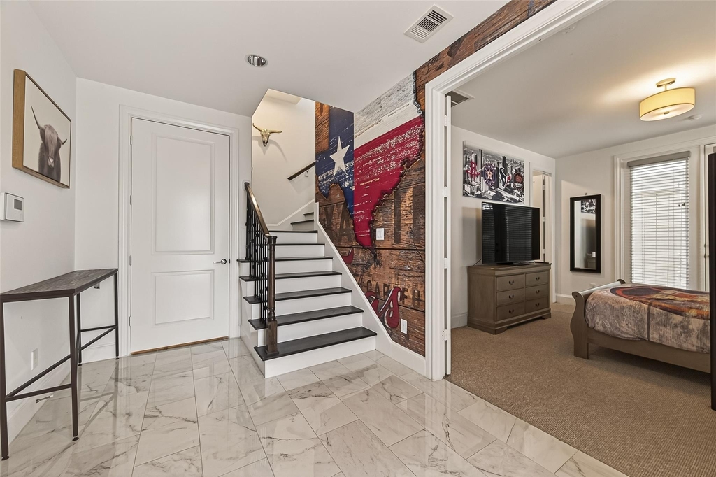 2506 Mckinney Street - Photo 3