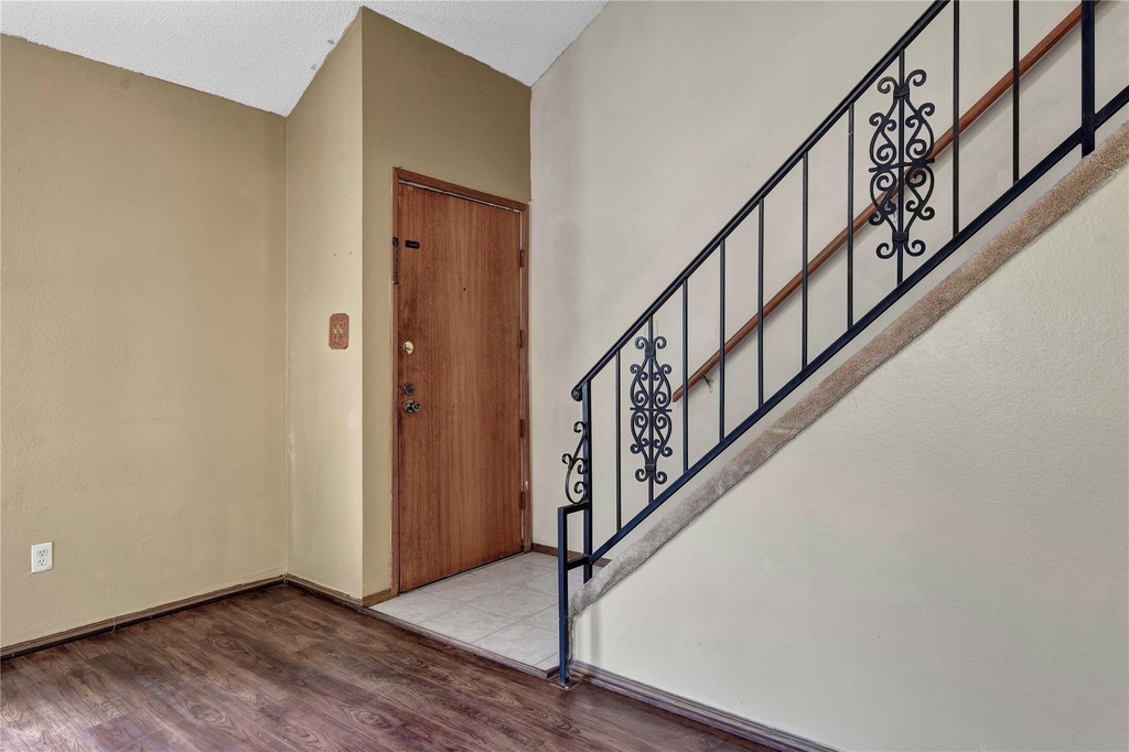 3115 River Valley Drive - Photo 4