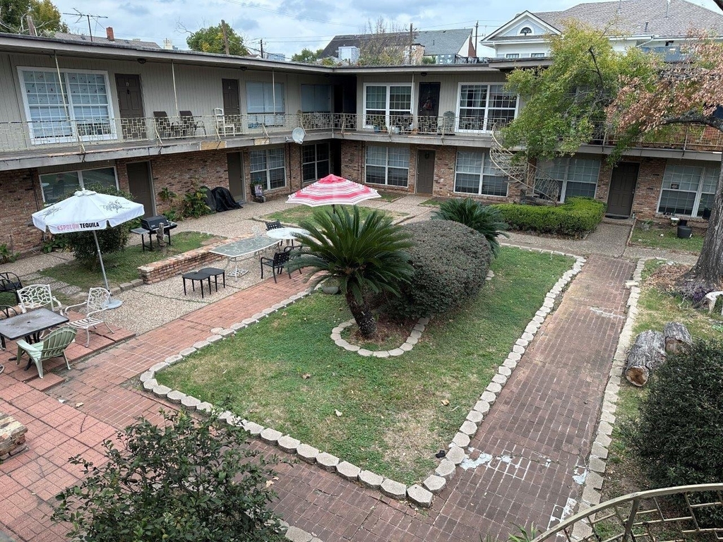 820 W Alabama Street - Photo 11