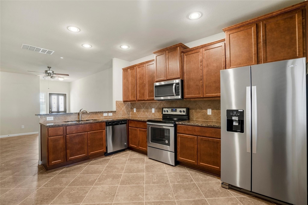 15524 Marina Drive - Photo 6