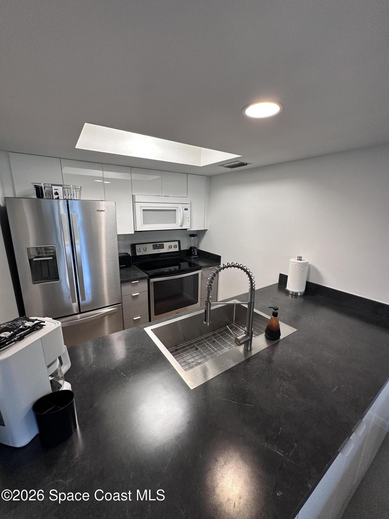 100 Coral Way E - Photo 9