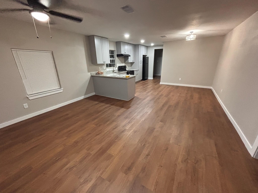 8546 Talton Street - Photo 2