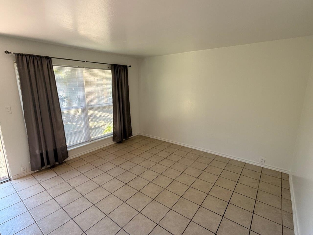 820 W Alabama Street - Photo 0