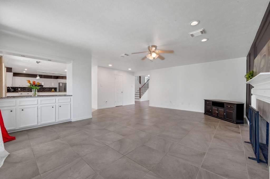 4422 Warwick Drive - Photo 6