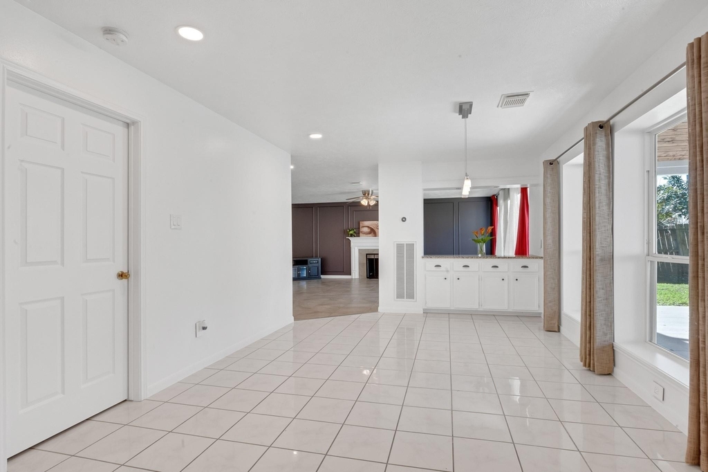 4422 Warwick Drive - Photo 16