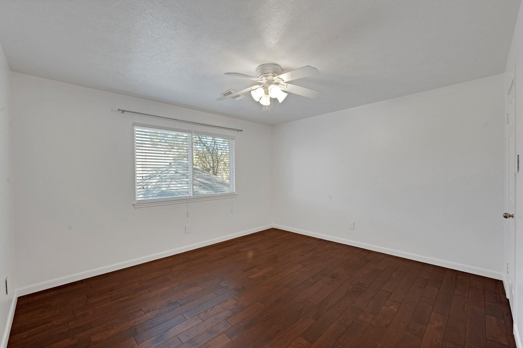 4422 Warwick Drive - Photo 21
