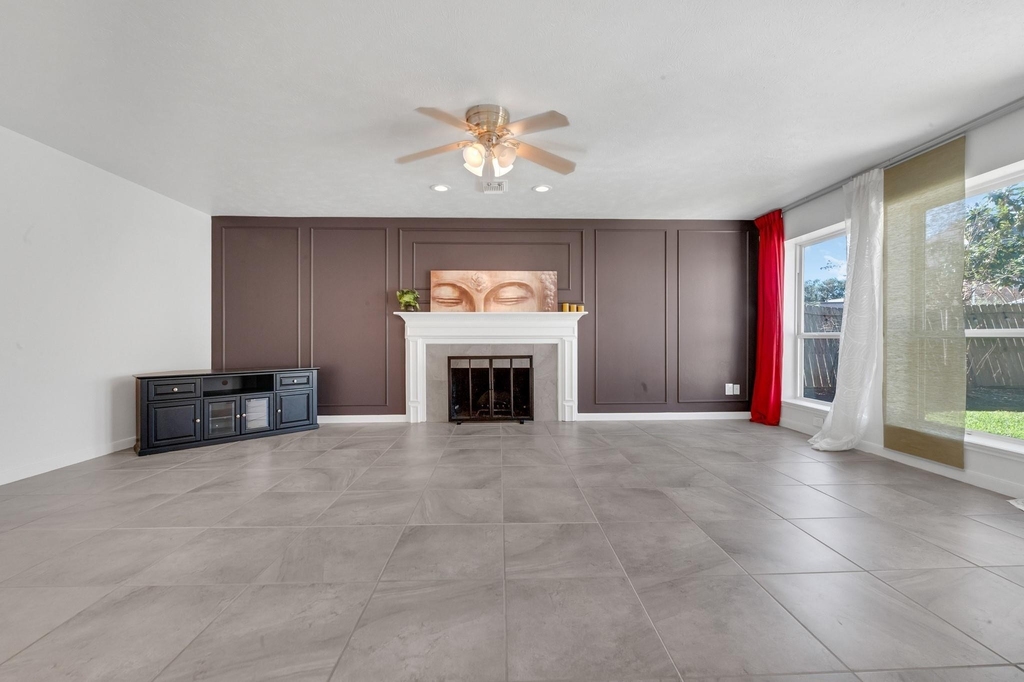 4422 Warwick Drive - Photo 4