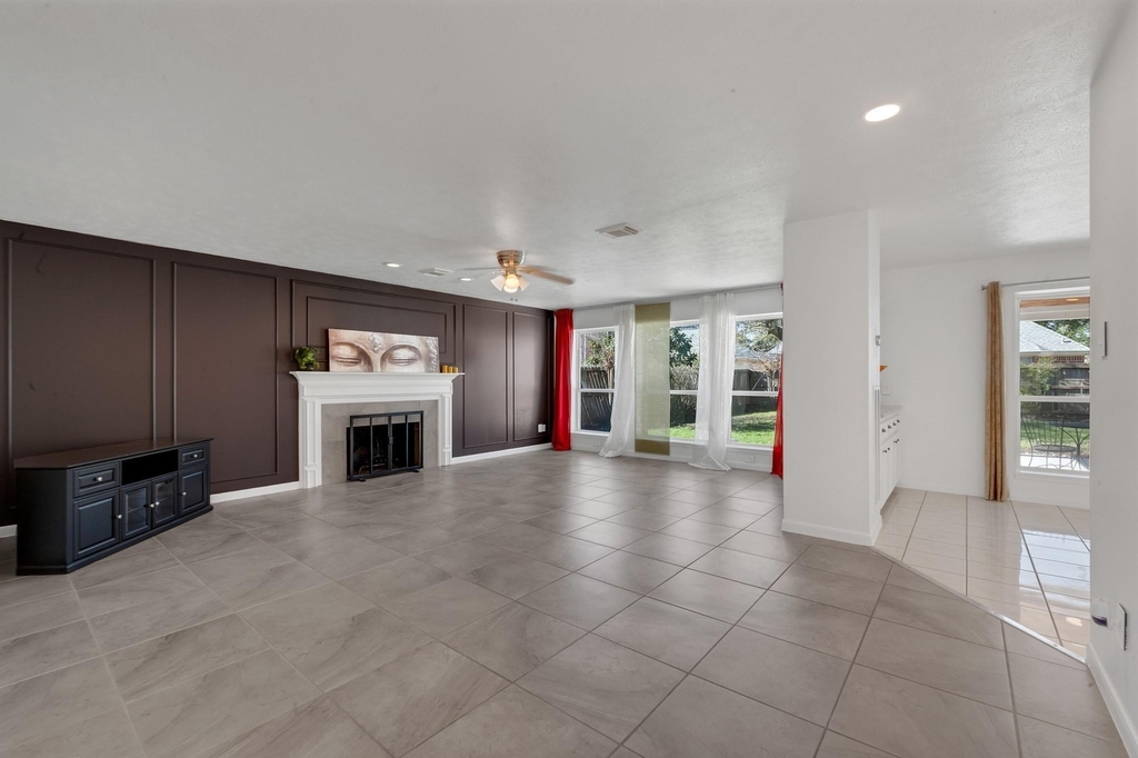 4422 Warwick Drive - Photo 5