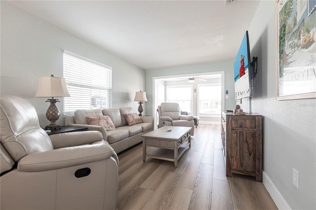 6020 Midnight Pass Road - Photo 4
