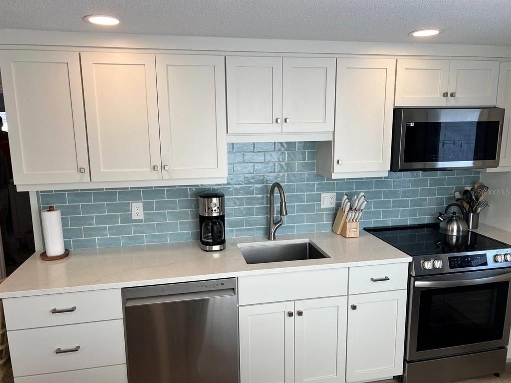 6020 Midnight Pass Road - Photo 3