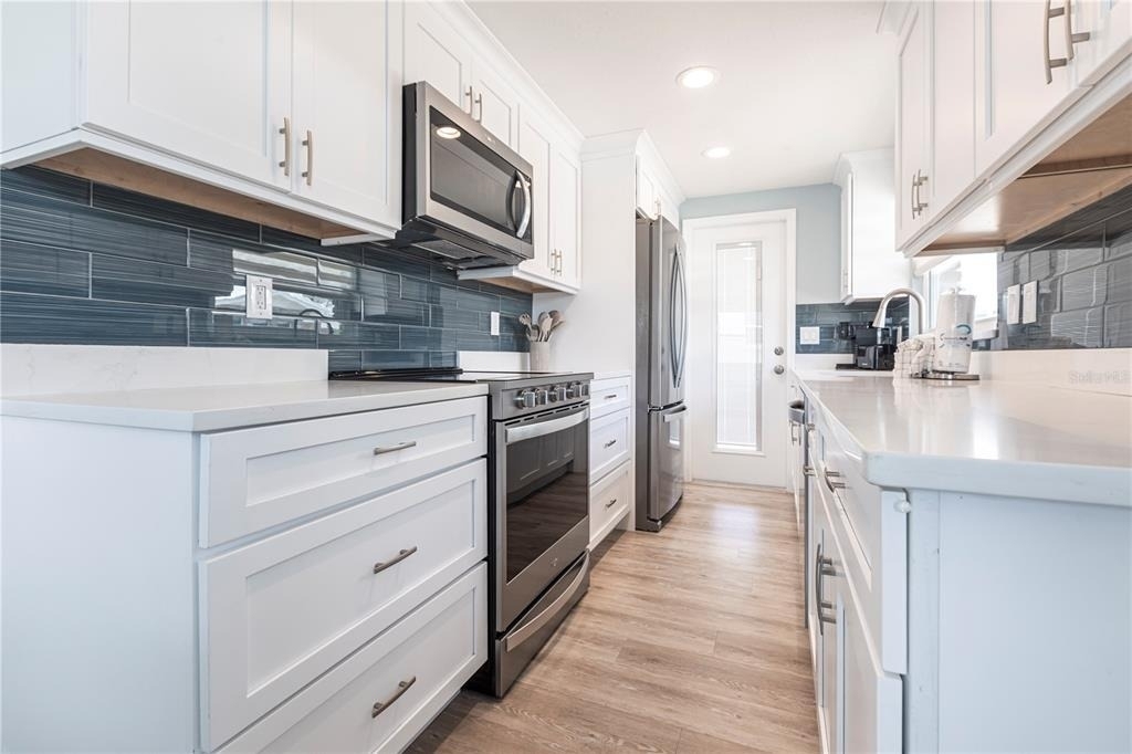 6020 Midnight Pass Road - Photo 10