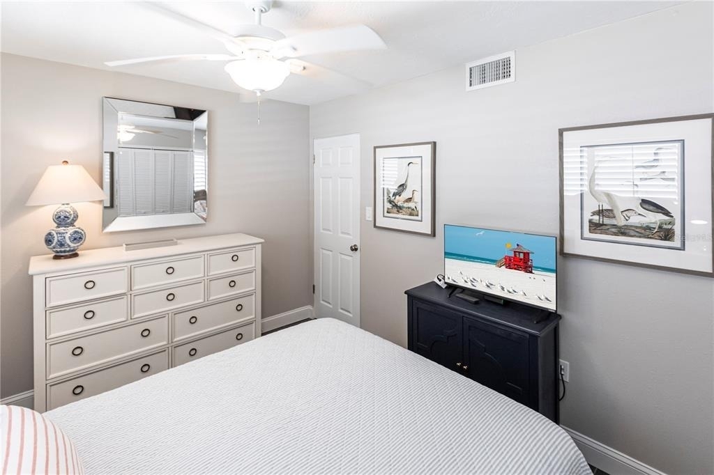 6020 Midnight Pass Road - Photo 3