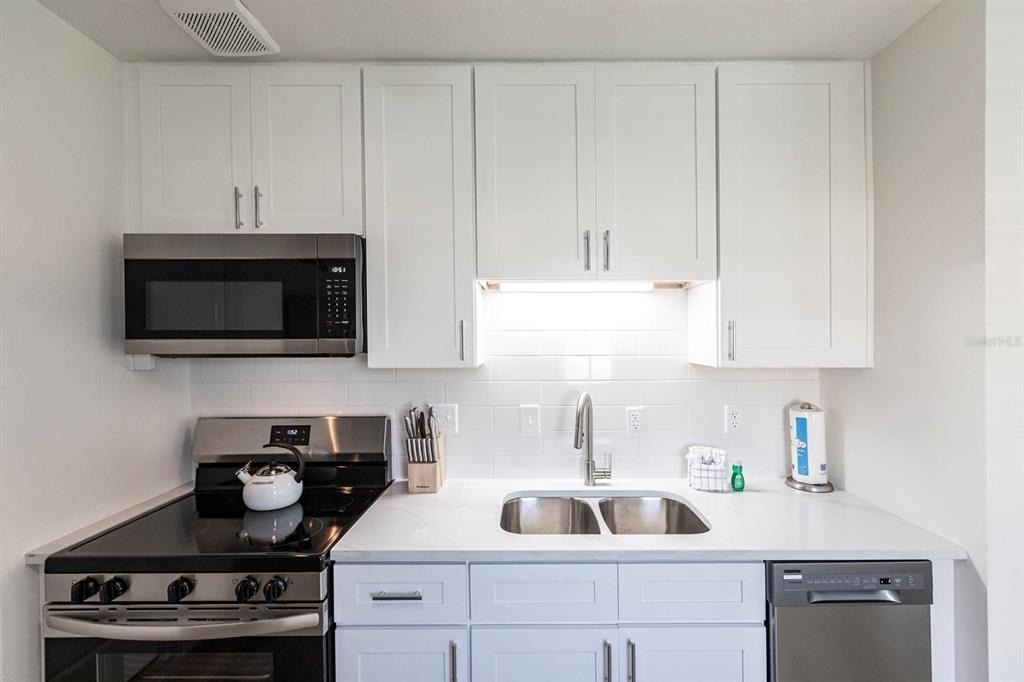 6020 Midnight Pass Road - Photo 14
