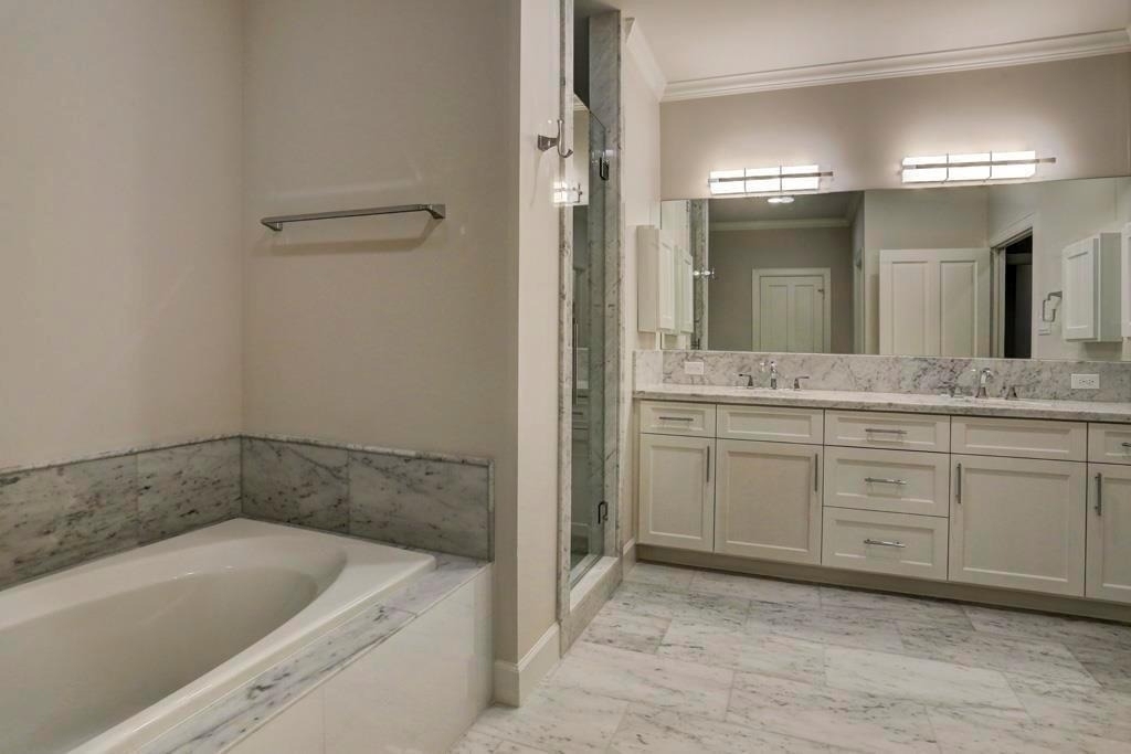 1522 Dunlavy Street - Photo 11