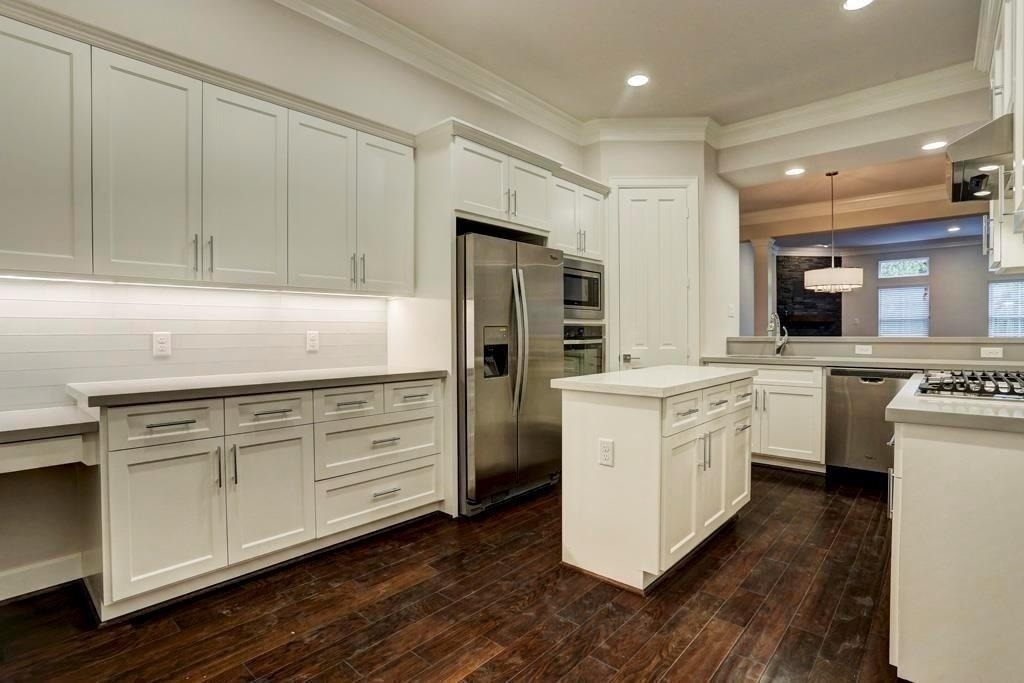 1522 Dunlavy Street - Photo 2