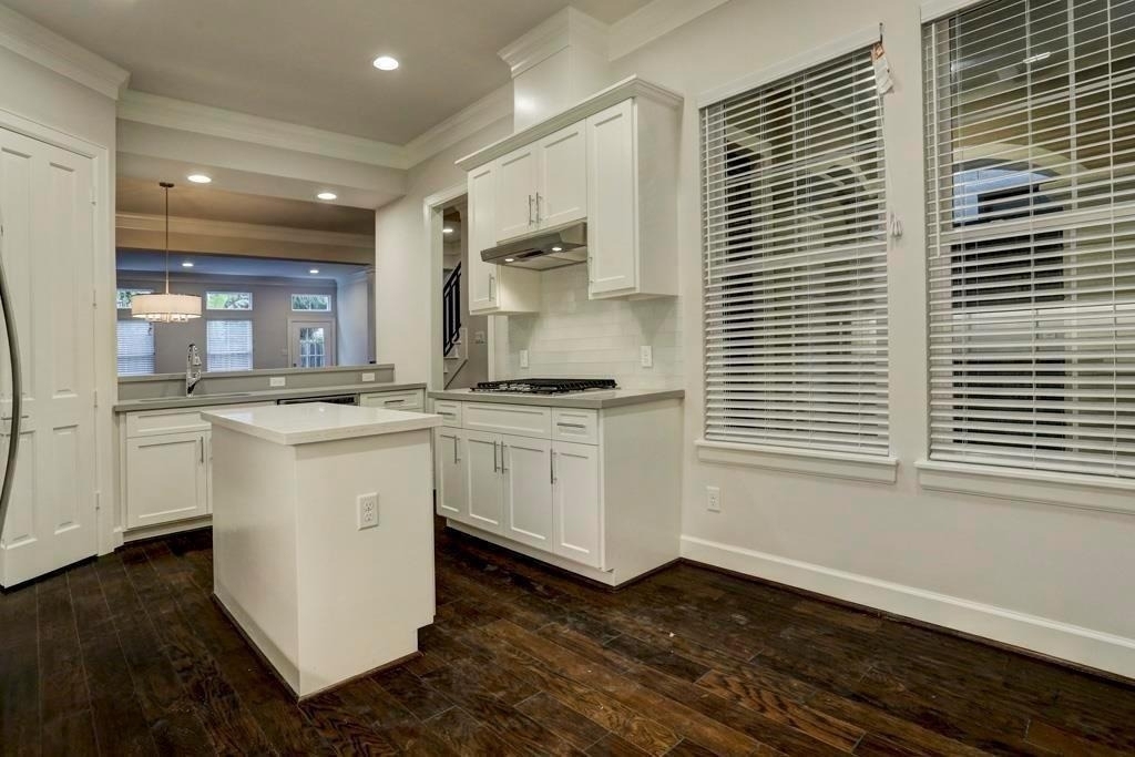 1522 Dunlavy Street - Photo 3