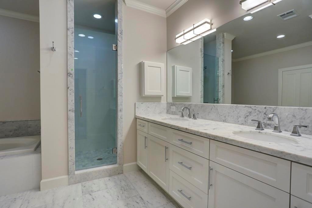 1522 Dunlavy Street - Photo 10