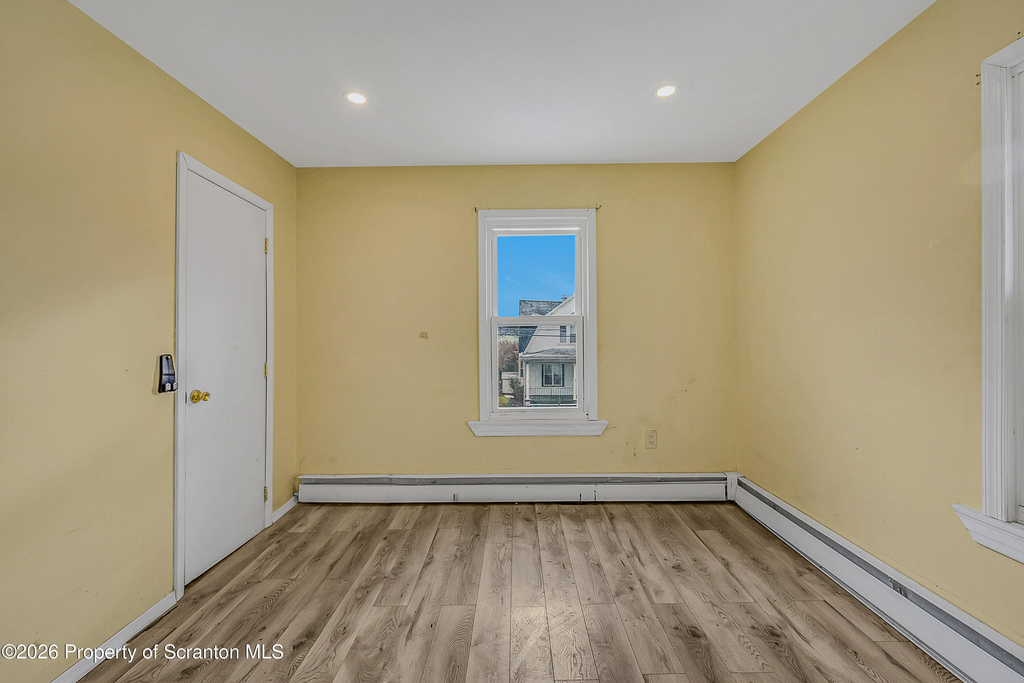 266 Rutter Avenue - Photo 4