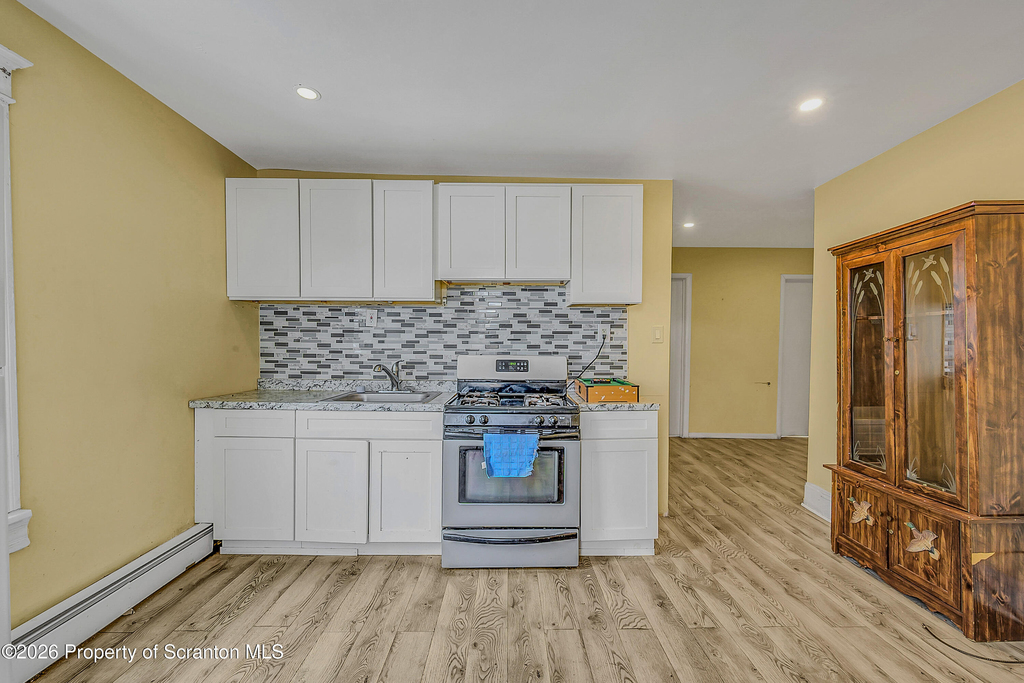 266 Rutter Avenue - Photo 9