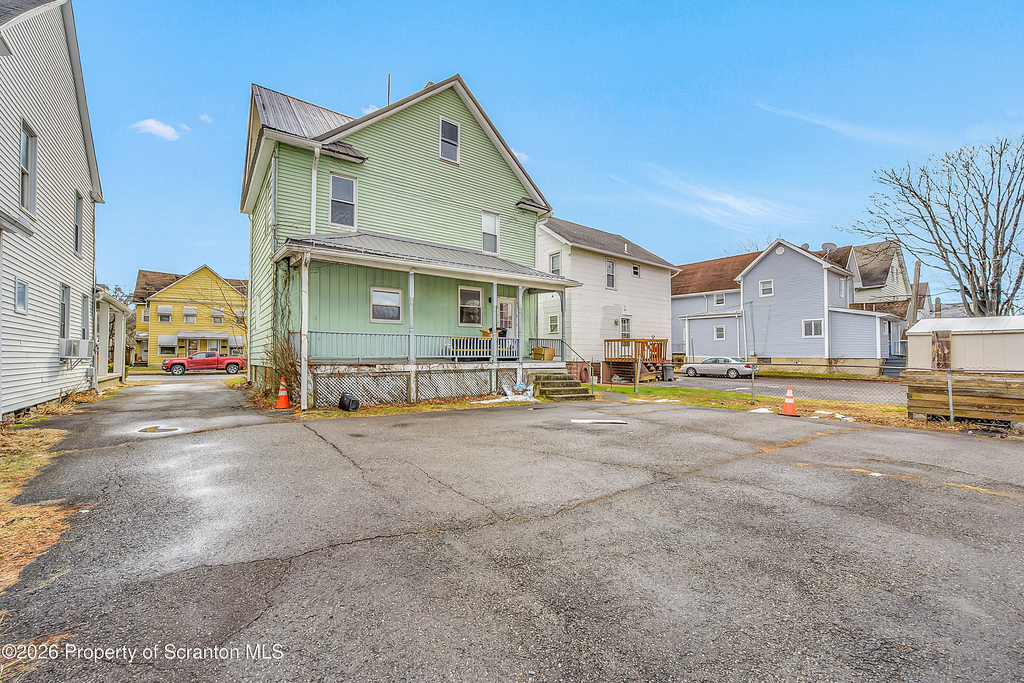 266 Rutter Avenue - Photo 2
