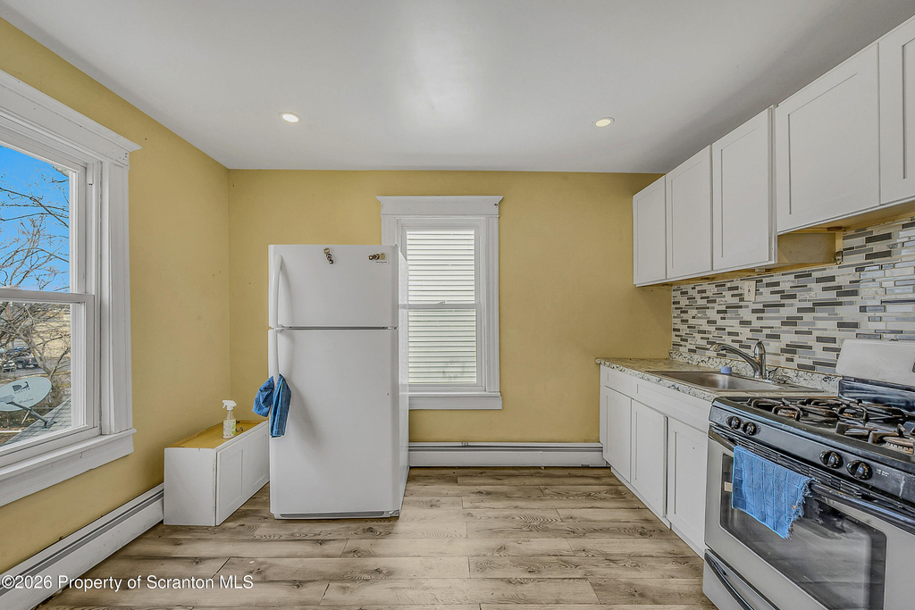 266 Rutter Avenue - Photo 8