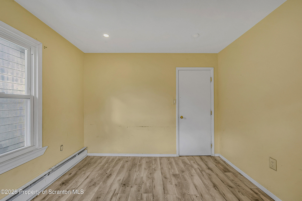 266 Rutter Avenue - Photo 5