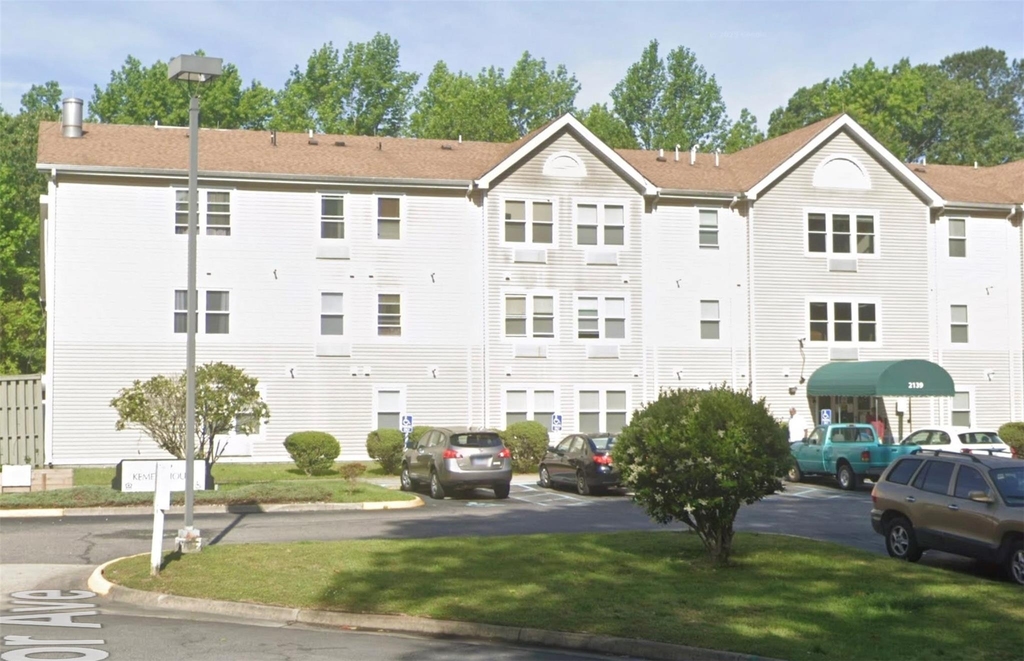 2139 Broadmoor Ave - Photo 3