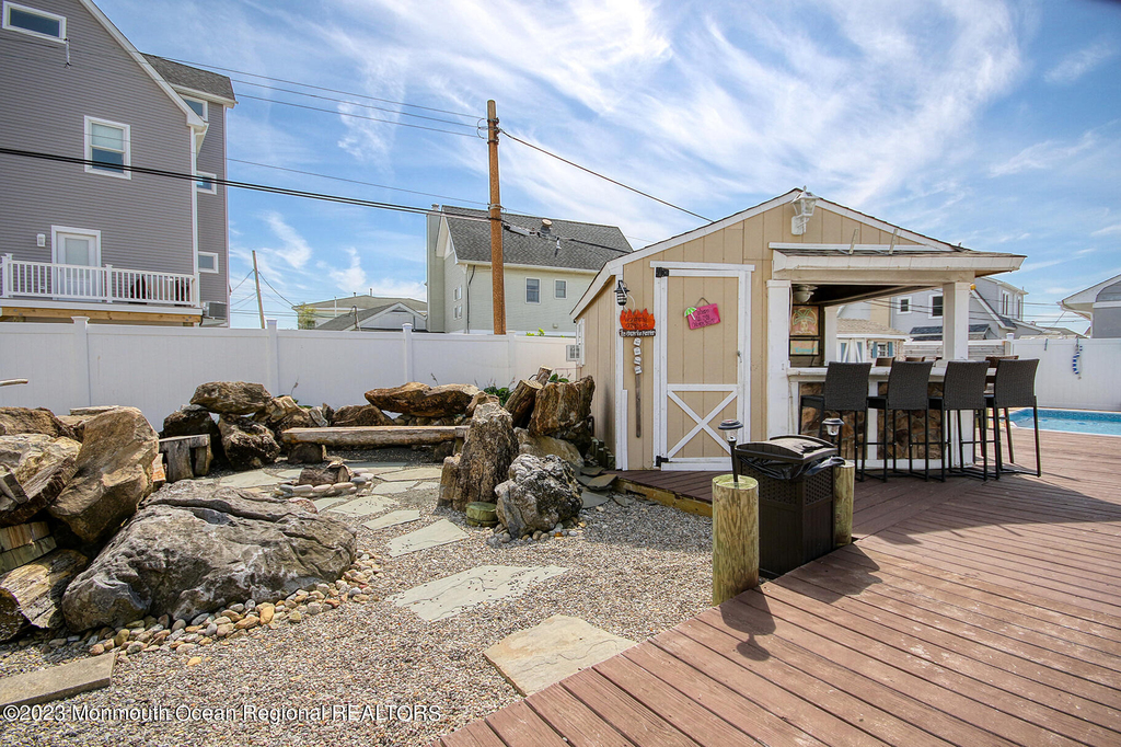 207 Ceylon Avenue - Photo 42