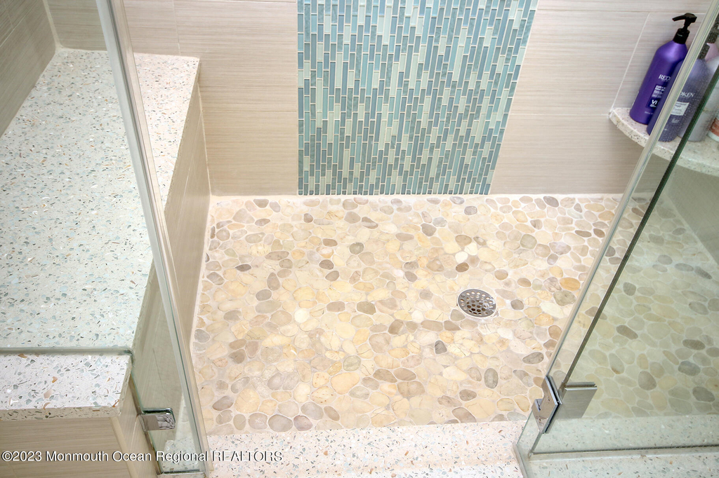 207 Ceylon Avenue - Photo 24