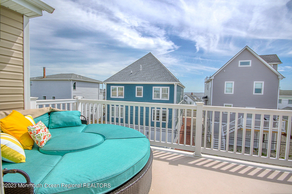 207 Ceylon Avenue - Photo 30