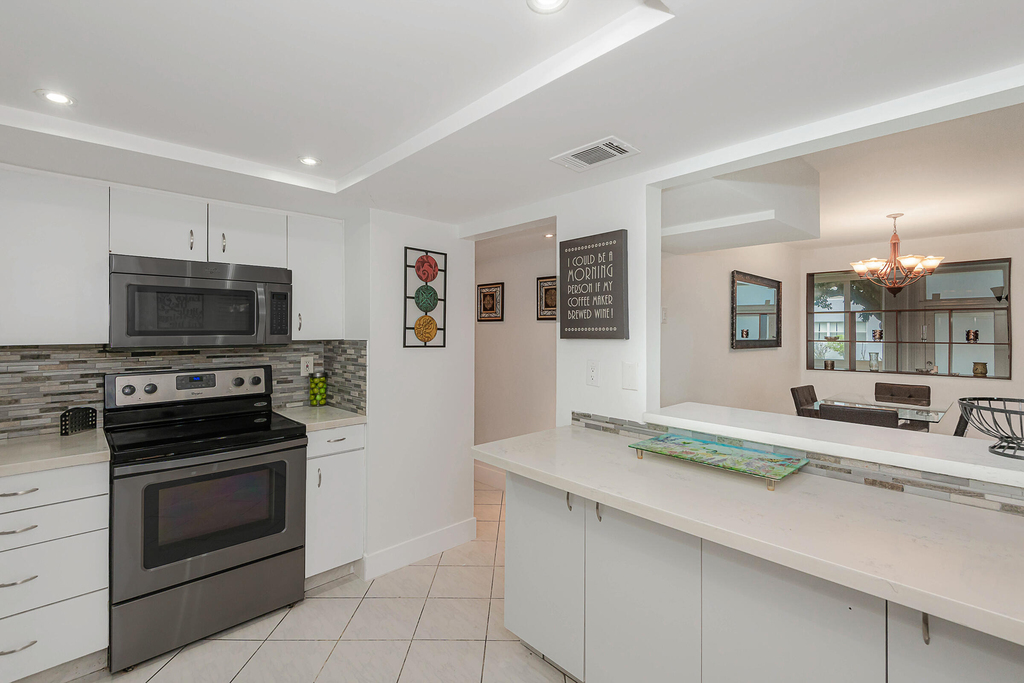 1333 E Hallandale Beach Boulevard - Photo 13