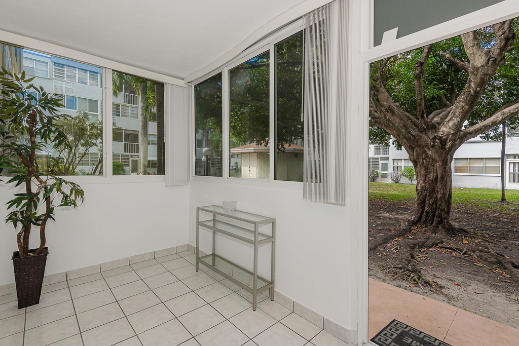 1333 E Hallandale Beach Boulevard - Photo 26