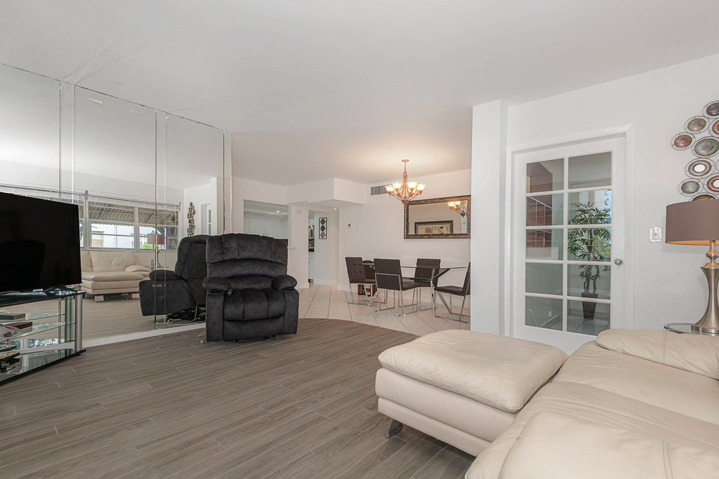 1333 E Hallandale Beach Boulevard - Photo 8