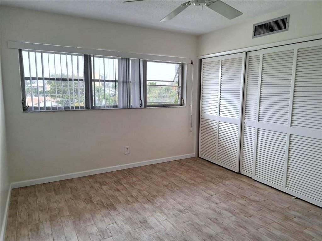 2455 Ne 51st Street - Photo 7