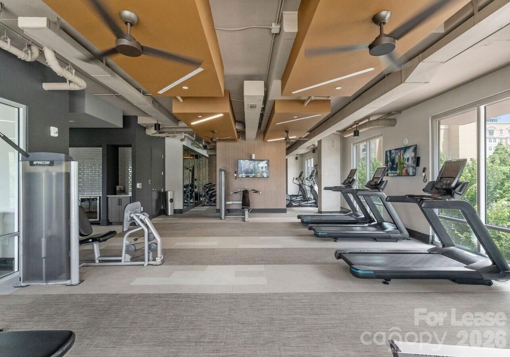 500 W Trade Street - Photo 9